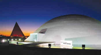 Projeto Pôr do Sol tem segunda edição de atrações no Centro Cultural Oscar Niemeyer